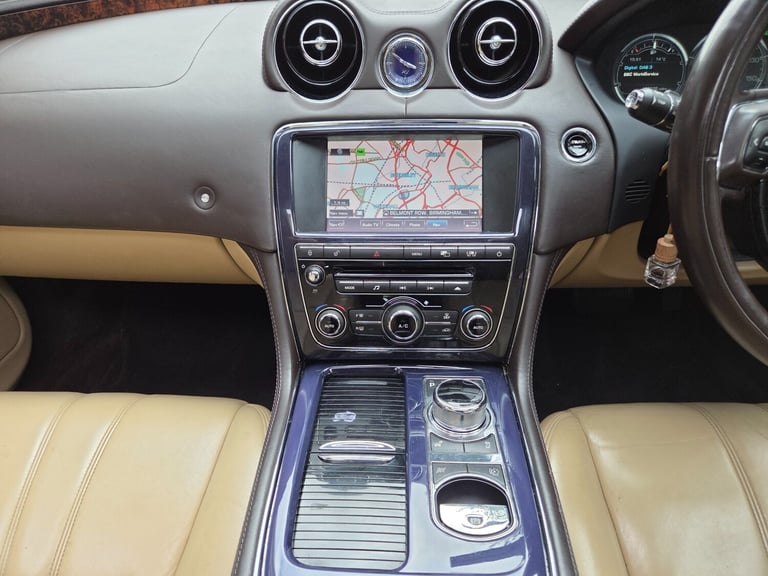 JAGUAR XJ 3.0D V6 PREMIUM LUXURY AUTO AUTOMATIC *FULL HISTORY TOP SPEC xf xe