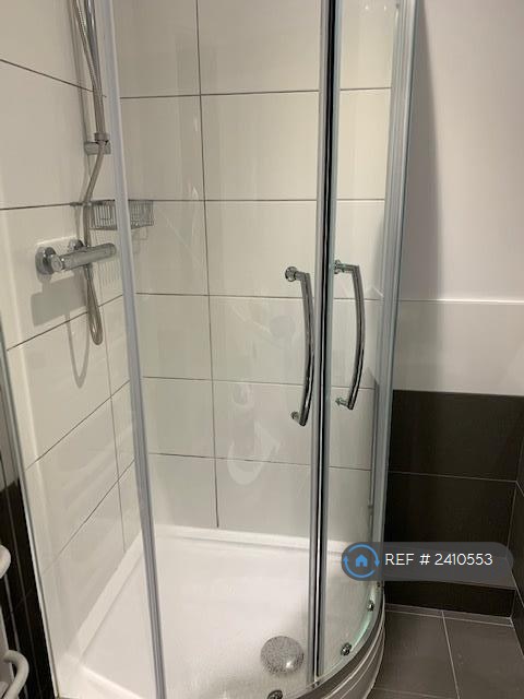 1 bedroom flat in Market Hill, Buckingham, MK18 (1 bed) (#2410553)
