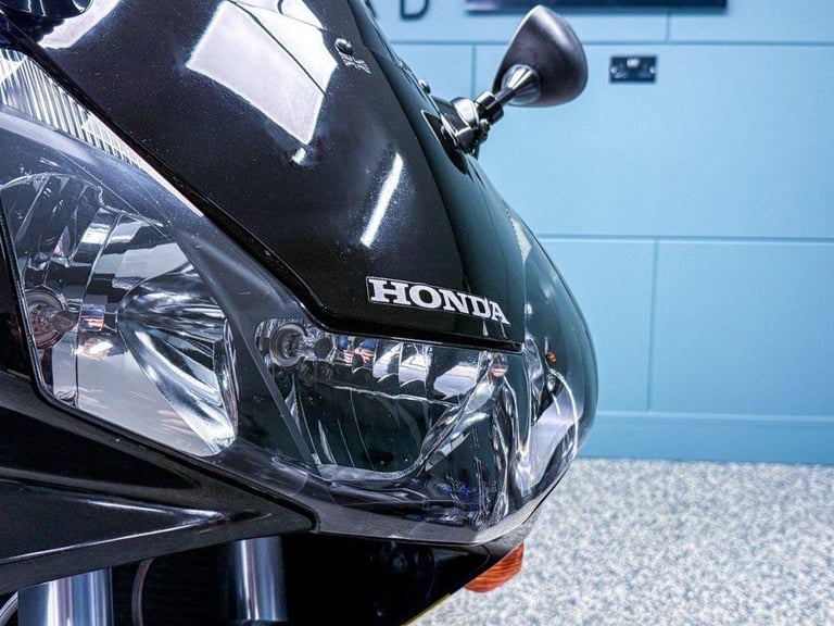 2004 53 HONDA CBR900RR FIREBLADE 954CC - AKRO EXHAUST - COLLECTOR BIKE