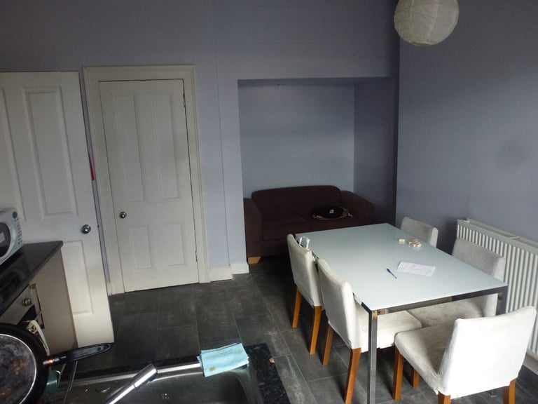 Bellevue / New Town: comfortable 5 bedroom HMO flat