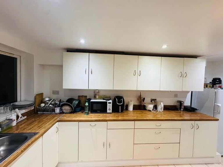 Single room with double bed 