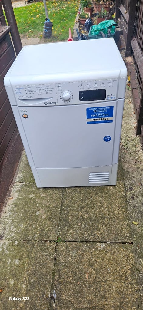 INDESIT, 8KG, CONDENSER TUMBLE DRYER FOR SALE. 