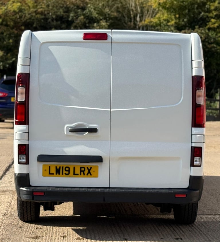2019 Renault Trafic 1.6 dCi 27 Business+ SWB Standard Roof Euro 6 5dr Diesel