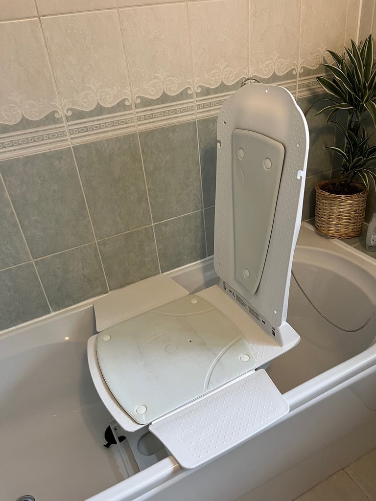image for Deltis Bathmaster Bath Lift with additional accessories