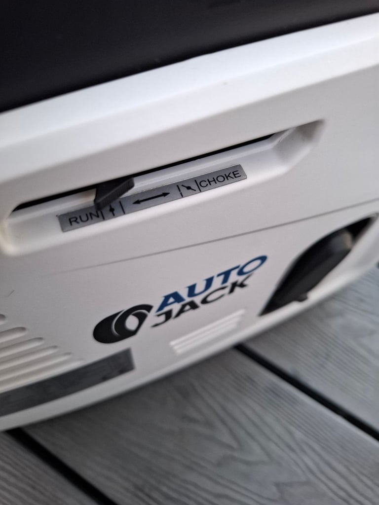 Generator Petrol Autojack IG950i Inverter Generator suitcase style generator