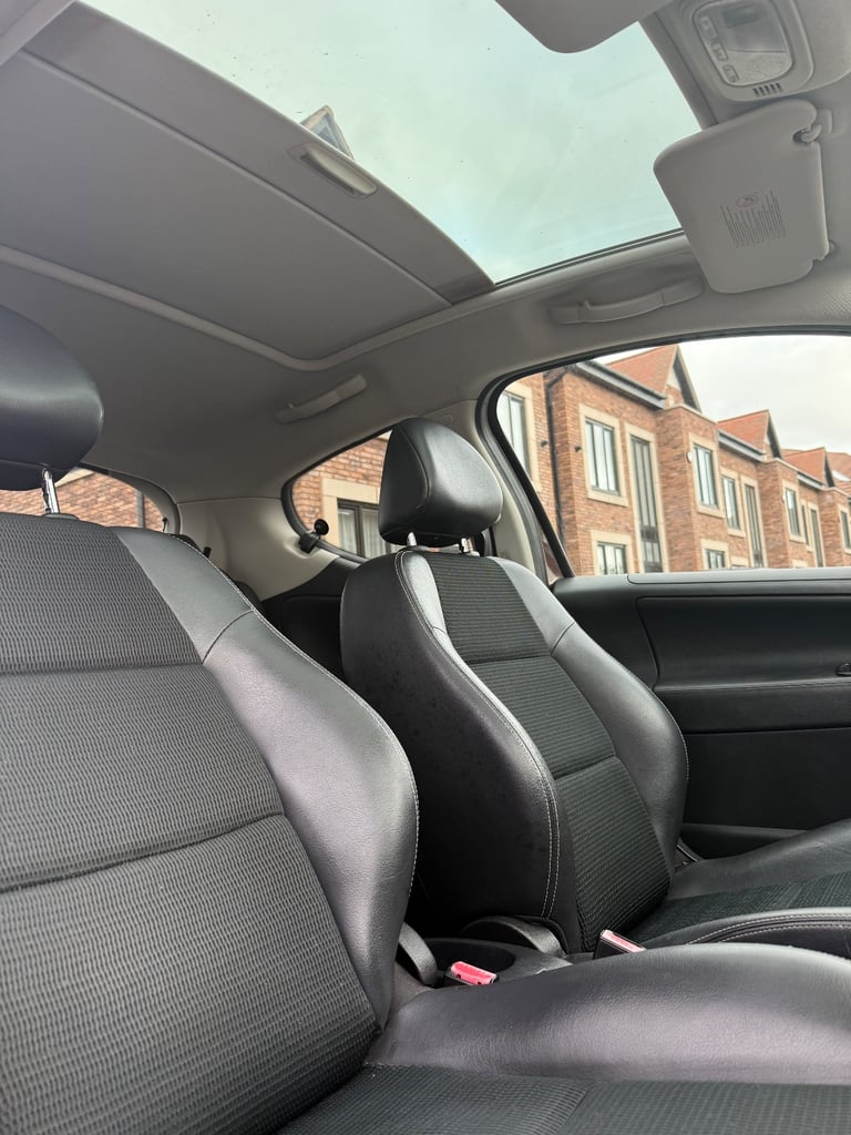 Peugeot 207 1.6 Petrol 2011 * ALLURE EDITION RARE COLOUR*