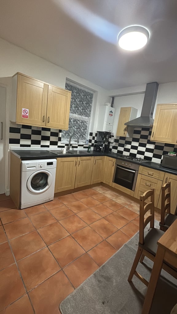 3 rooms to let for dss/Uc tenants 