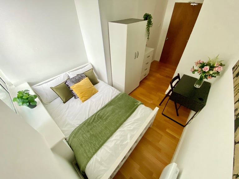 💫Spacious double room available for rent near Canary Wharf / Crossharbour – E14📍