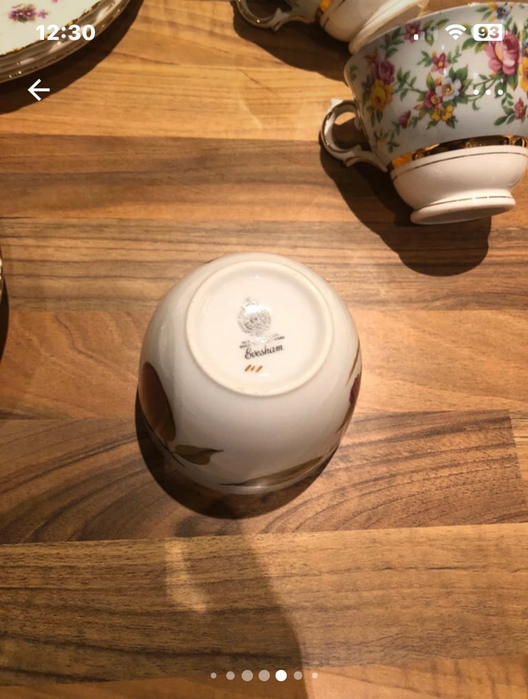 36 Pieces of Bone China Tableware