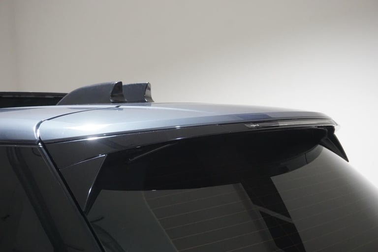2023 Land Rover Range Rover 3.0 P550e 38.2kWh SV SUV 5dr Petrol Plug-in Hybrid Auto 4WD Euro 6 (s...
