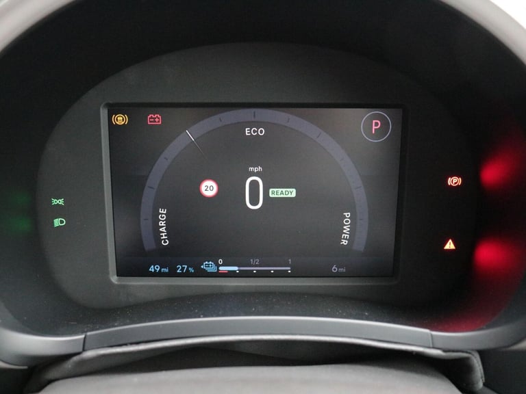 2025 Fiat 600 Fiat 600e (red) 54kwh 154hp HATCHBACK Electric Automatic