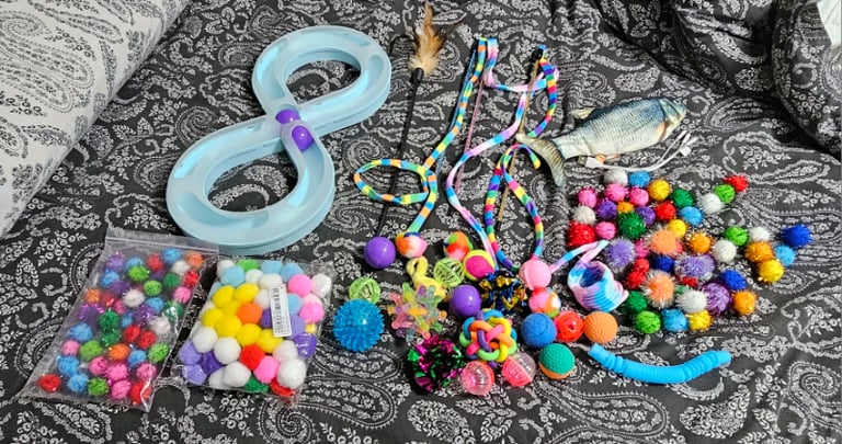 Extra Large Bundle Of Cat/Kitten Toys 