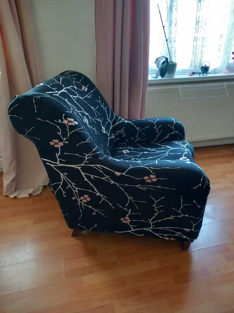 Comfortable Armchair (FREE)