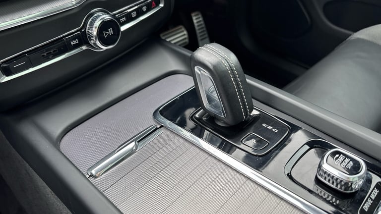 2021 Volvo XC60 2.0 B4D R DESIGN 5dr Geartronic Diesel Estate Estate Diesel Automatic