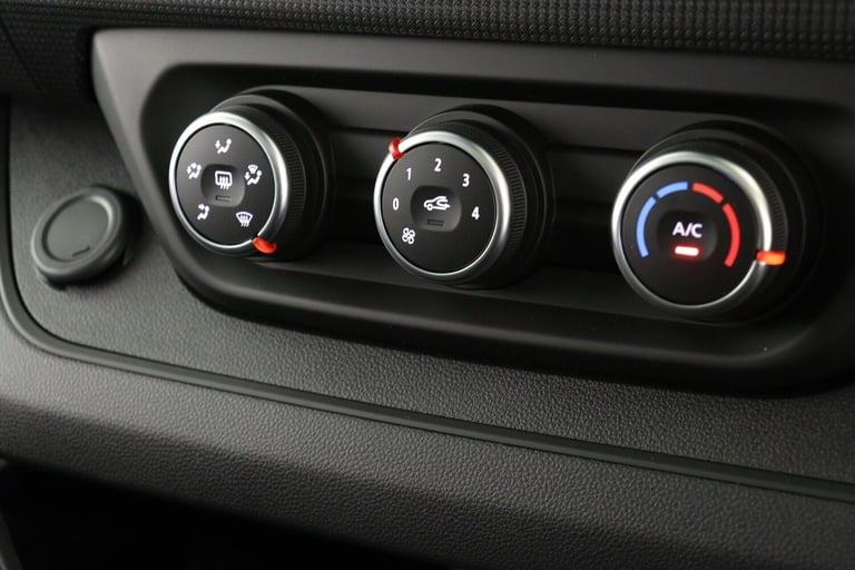 2025 Renault Trafic LL30 Blue dCi 130 Advance [Safety] Crew Van WINDOW VAN DIESEL Manual