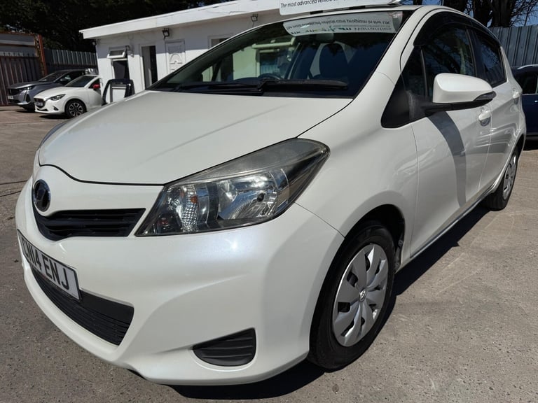 2012 Toyota Vitz YARIS 1.3 5DR AUTO Hatchback Petrol Automatic