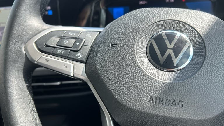 2022 Volkswagen Golf 1.0 TSI Life 5dr Petrol Hatchback Hatchback Petrol Manual