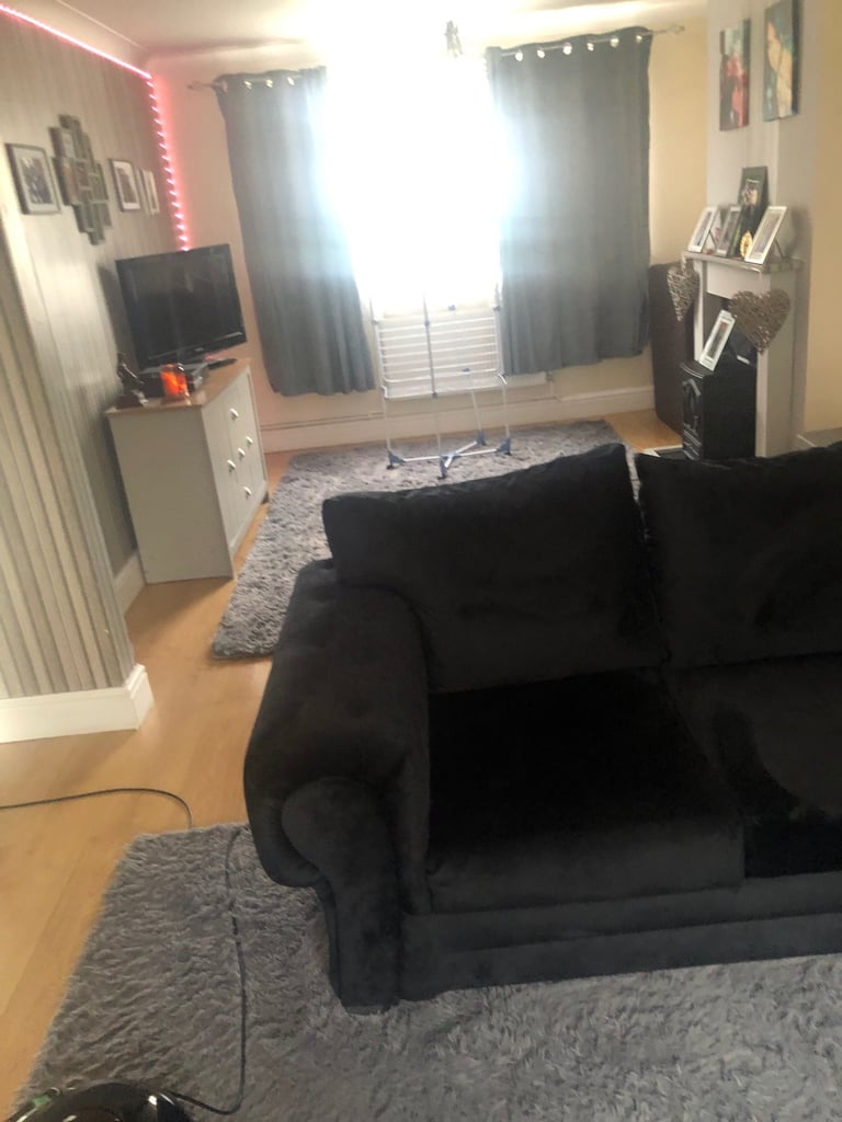 Black Verona corner sofa
