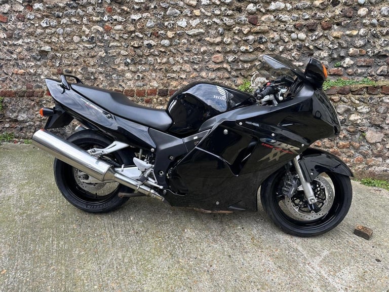 HONDA CBR1100XX SUPER BLACKBIRD - 1999 Petrol Manual in Black