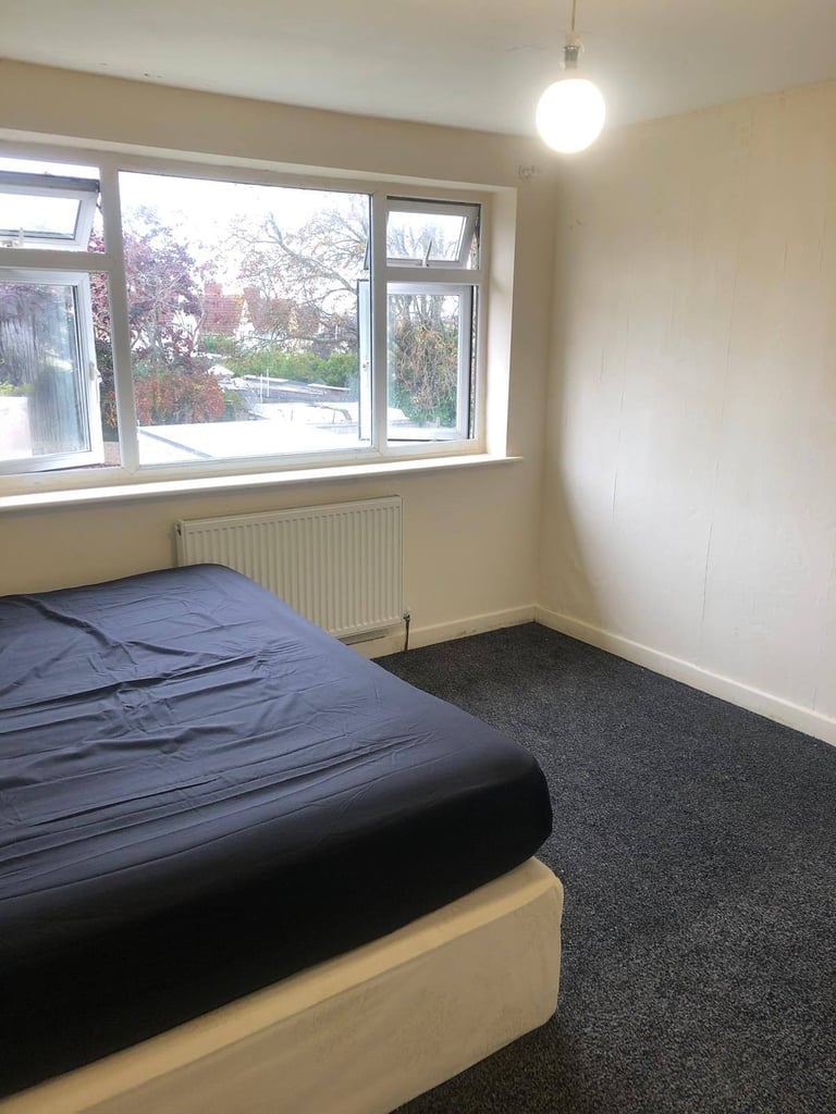 Spacious 4-Bed House for Rent – BS16 4JE