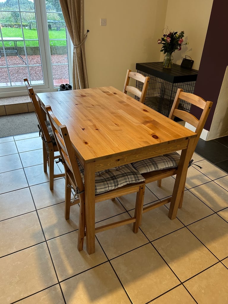 Dining table 