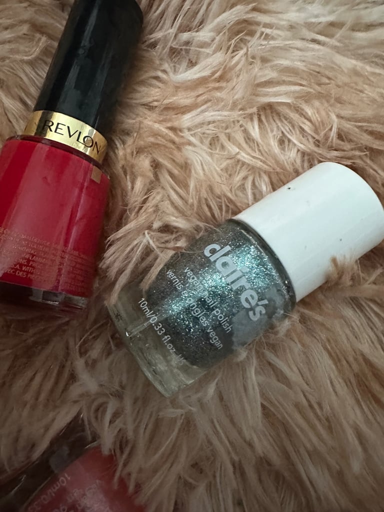Nail polish 
