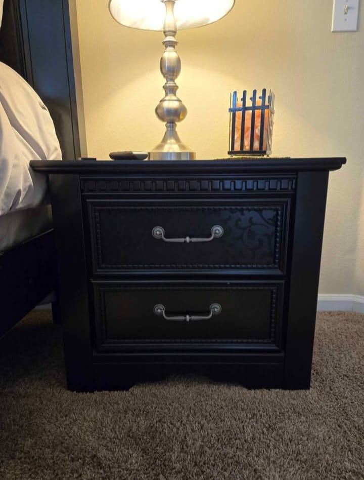 image for Queen's bedroom set 