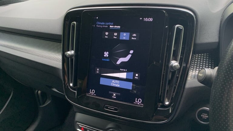 2020 Volvo XC40 R-Design, T3 automatic Estate Petrol Automatic