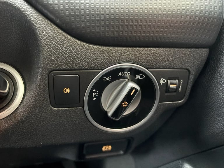 2013 63 MERCEDES-BENZ A-CLASS 1.8 A180 CDI SE HATCHBACK 5DR DIESEL 7G-DCT EURO 5