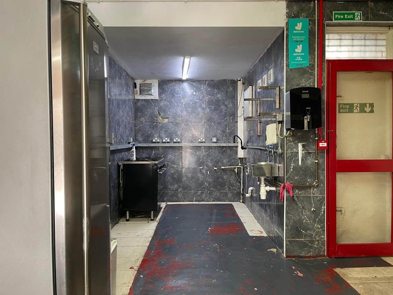 Takeaway / Restaurant / Coffee Shop