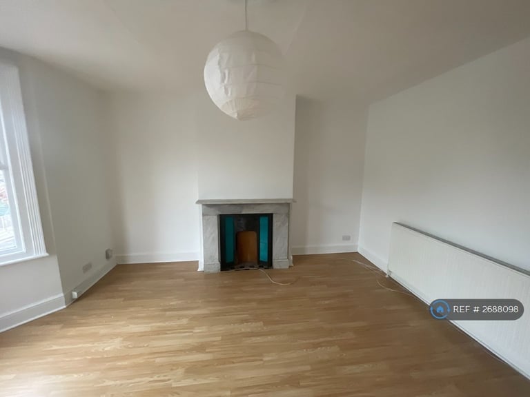 1 bedroom flat in Oakfield Road, Croydon, CR0 (1 bed) (#2688098)