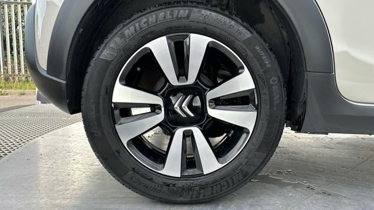 2024 Citroen C3 1.2 PureTech PLUS Hatchback 5dr Petrol Manual Euro 6 (s/s) (83 ps) Manual Hatchba...