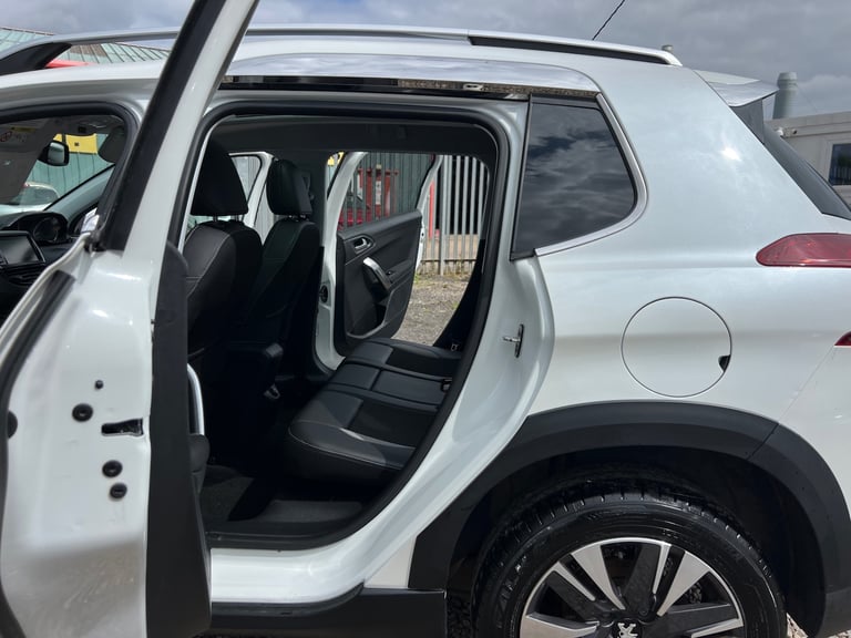 2018 68 PEUGEOT 2008 1.2 PURETECH ALLURE PREMIUM 5DR ONLY 33,000 MILES F/S/H