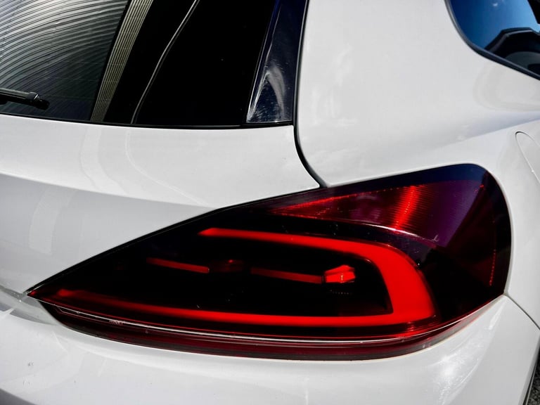 2015 Volkswagen Scirocco 2.0 TSI BlueMotion Tech R DSG Euro 6 (s/s) 3dr COUPE Petrol Automatic