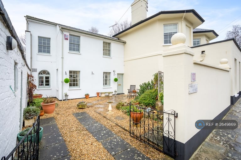 2 bedroom house in Priory Place, Cheltenham, GL52 (2 bed) (#2649869)
