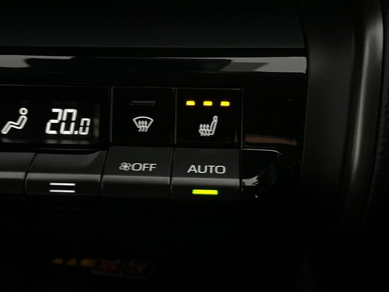 2023 Toyota C-HR 1.8 VVT-h Design SUV 5dr Petrol Hybrid CVT Euro 6 (s/s) (140 ps) - NAV - BL Suv ...