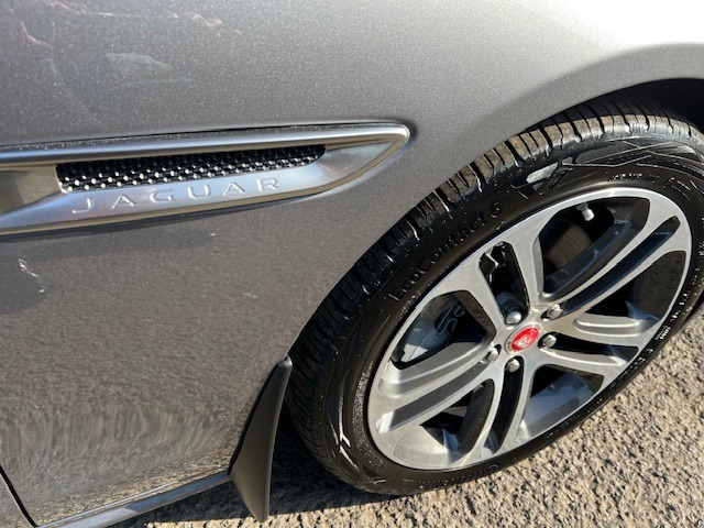 2019 Jaguar XE 2.0d R-Dynamic SE 4dr Auto SALOON Diesel Automatic