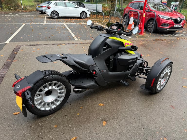 Can-Am Ryker 900 cc Fully automatic Spyder trike 
