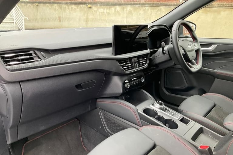 2025 Ford Kuga 2.5 PHEV ST-Line 5dr CVT**FRONT &amp; REAR CAMERA - WIRELESS PHONE CHARGER - PO Es...