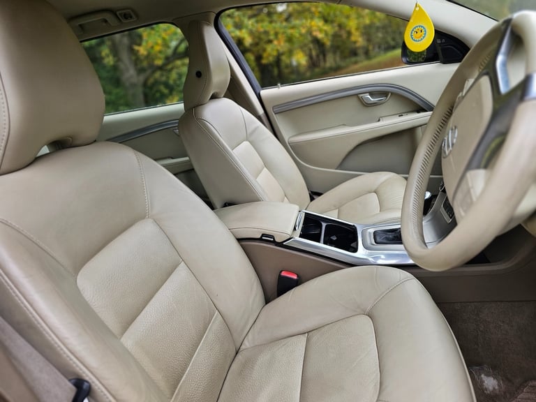 2013 Volvo V70 D2 [115] SE 5dr Powershift ESTATE Diesel Automatic