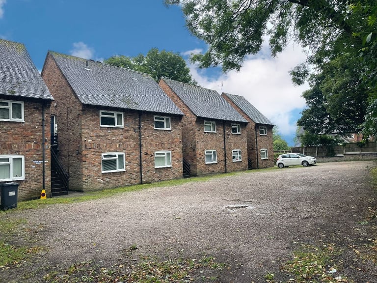 1 bedroom flat in Flat St Margarets Court Church Lane, Wolstanton, Newcastle,ST5 0TG