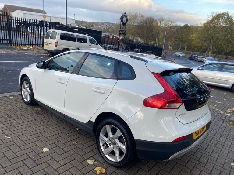 2014 Volvo V40 D2 Cross Country Lux 5dr Powershift HATCHBACK Diesel Automatic