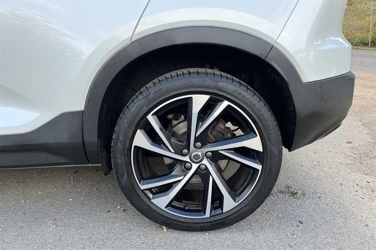 2020 Volvo XC40 2.0 B4P R DESIGN Pro 5dr Auto ESTATE PETROL Automatic