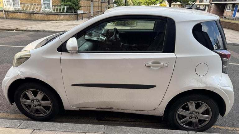 Toyota, IQ, Hatchback, 2010, Manual, 998 (cc), 3 doors