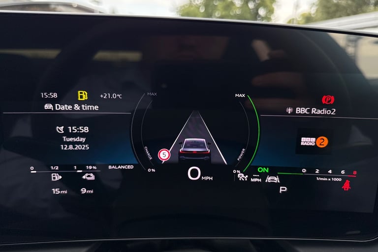 2025 Audi A6 Saloon 2.0 e-hybrid 25.9kWh Launch Edition S Tronic quattro Euro 6 (s/s) 4dr Saloon ...