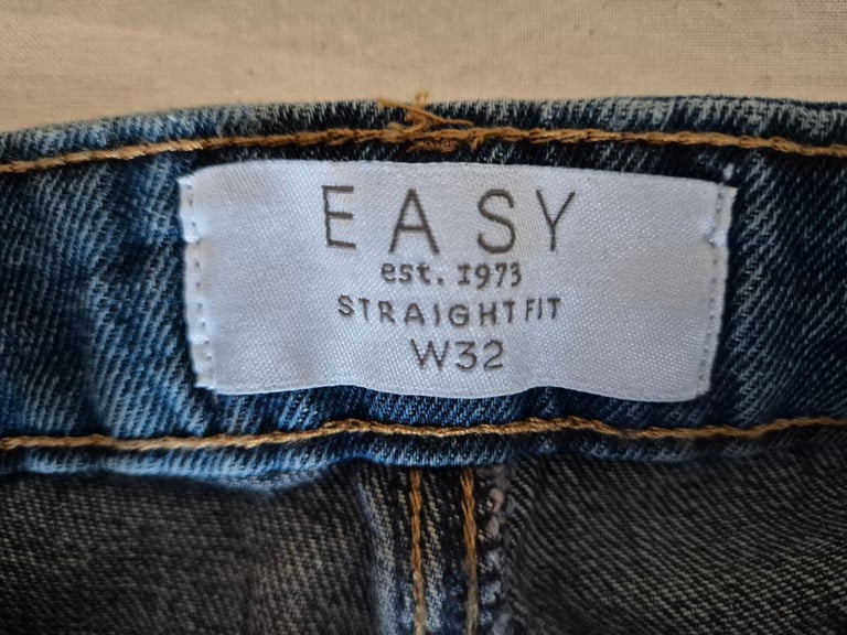 Mens Easy Jeans - Straight Leg – Waist32-Leg31.5 inch.