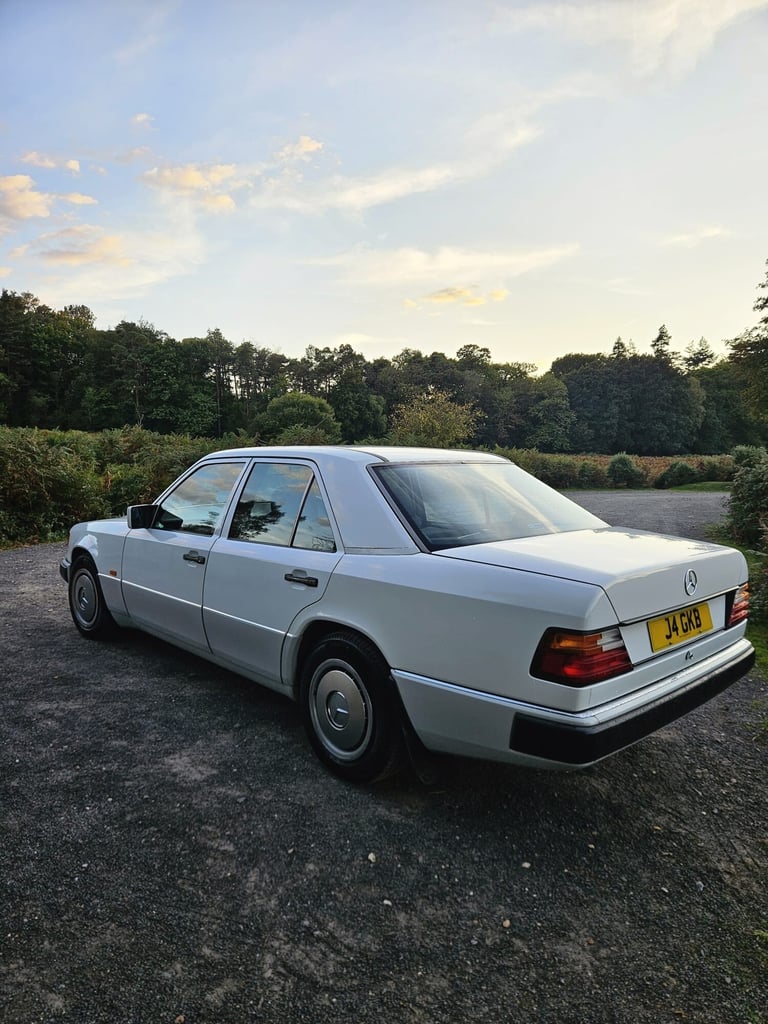 1992 Mercedes-Benz 200E