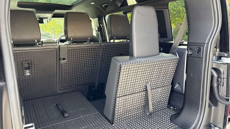 2021 Land Rover Defender 3.0 D300 X-Dynamic HSE 110 5dr Auto [7 Seat] ESTATE DIESEL Automatic