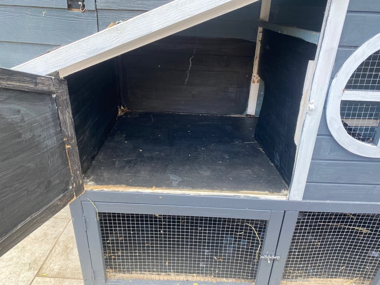 Hutch for Guinea pigs and rabbits 