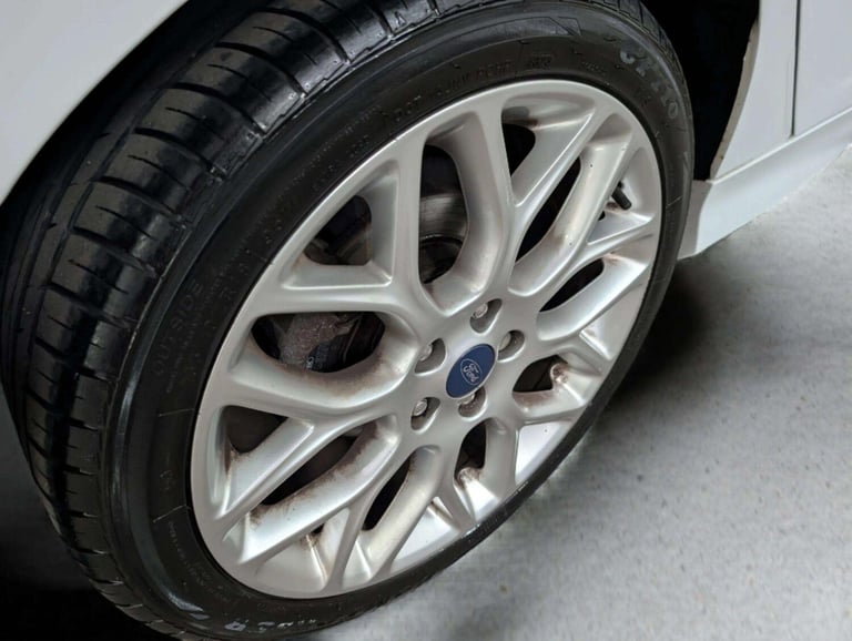 2017 Ford Focus 1.0T EcoBoost ST-Line Euro 6 (s/s) 5dr HATCHBACK Petrol Manual